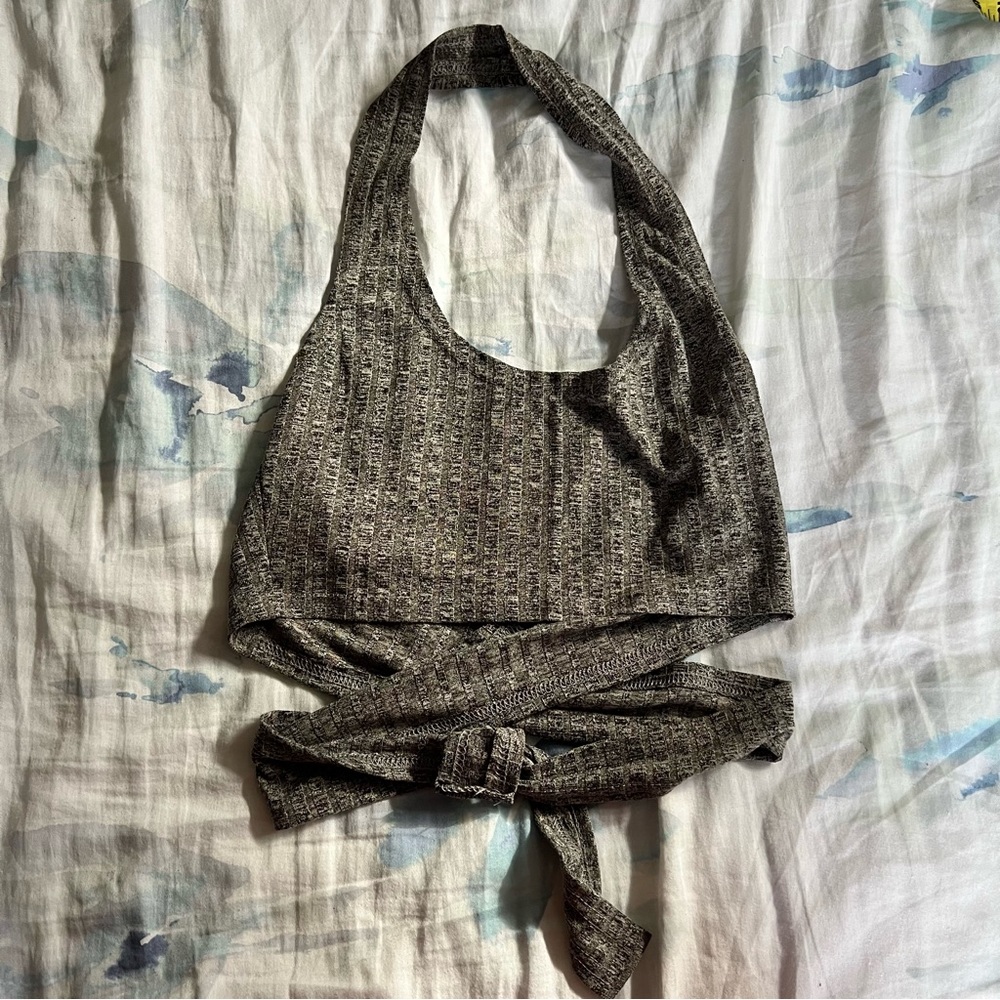 gray tie around halter top